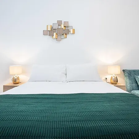 Hemeras Boutique Homes - Near Citylife Apartament